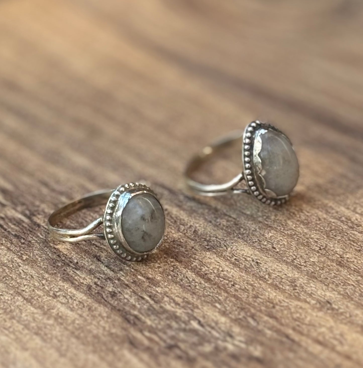 Quartz Split Shank Round Ring