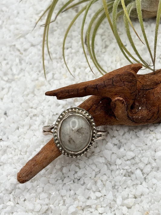 Quartz Split Shank Round Ring