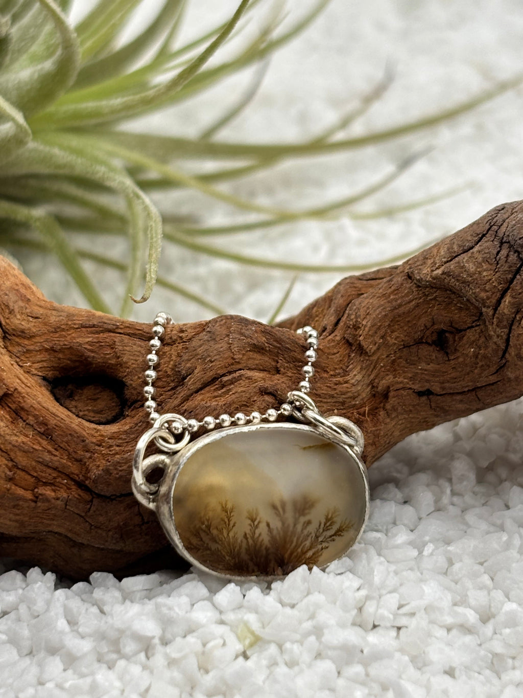 Scenic Agate Necklace detail