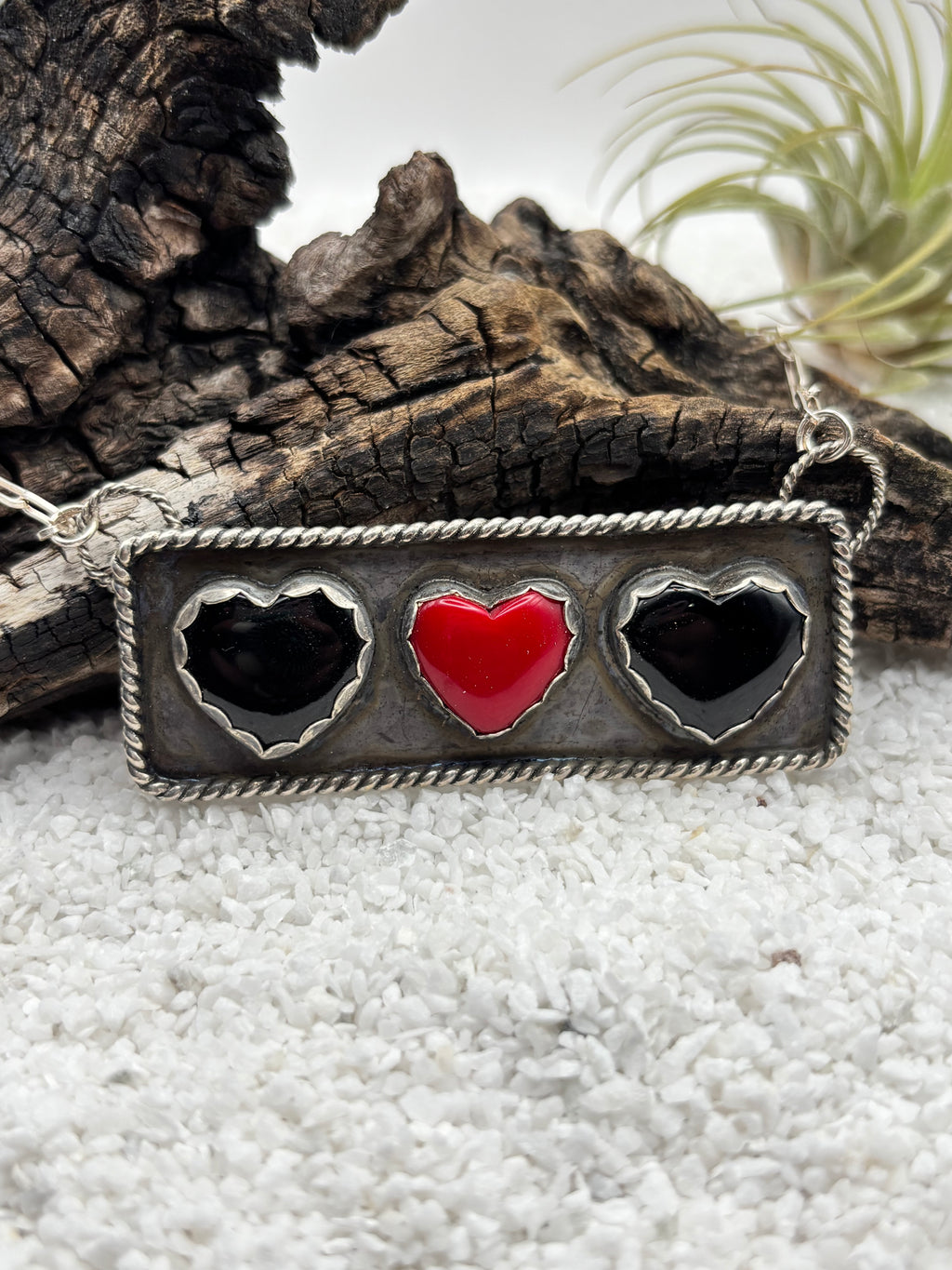 Rosarita & Onyx Heart Bar Necklace detail