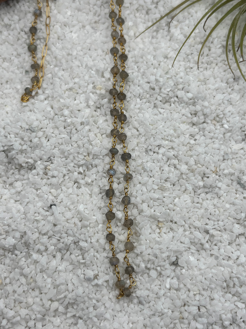 Labradorite Chain Necklace detail