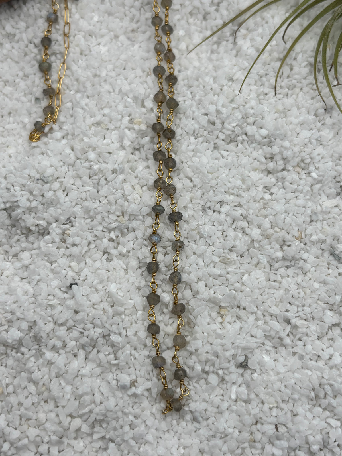 Labradorite Chain Necklace detail