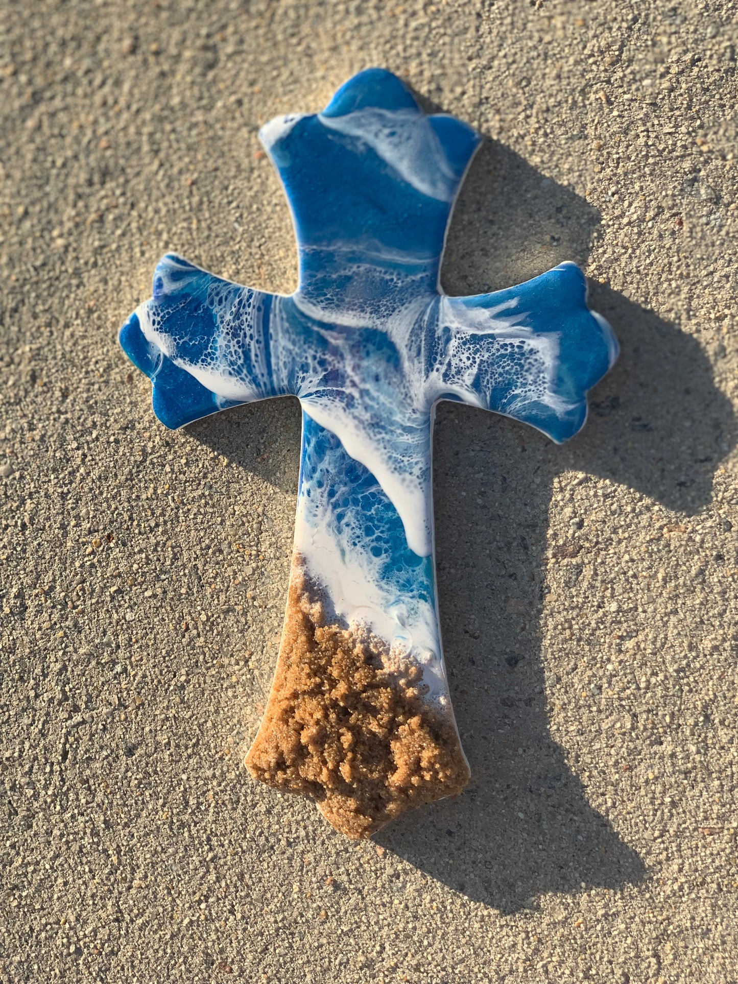 Scalloped Ocean Cross Raised Sand